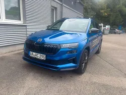 Raceblau metallic Gebraucht 2025 Skoda Karoq SportLine SUV | 38.990 € (Etwas zu teuer)