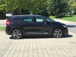 Schwarz Gebraucht 2016 Renault Grand Scénic IV Bose Edition Van / Kleinbus | 17.000 €