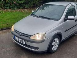 Silber Gebraucht 2001 Opel Corsa Elegance Limousine | 1.000 € (Guter Preis)