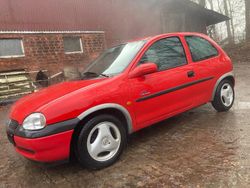 Rot Gebraucht 1998 Opel Corsa Kleinwagen | 500 €