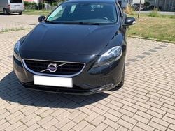 Schwarz Gebraucht 2016 Volvo V40 Linje You! Kombi | 7.390 € (Fairer Preis)