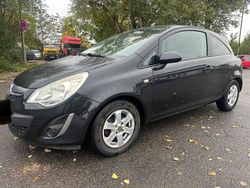 Schwarz Gebraucht 2012 Opel Corsa Kleinwagen | 5.300 € (Etwas zu teuer)