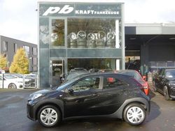 Night time black Gebraucht 2024 Toyota Aygo Edition Kleinwagen | 15.450 € (Guter Preis)