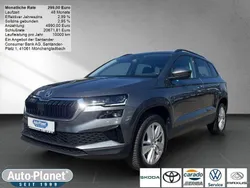 Grau Gebraucht 2024 Skoda Karoq Selection SUV | 31.990 € (Fairer Preis)