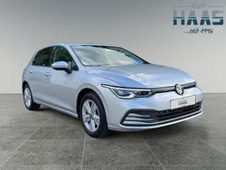 Silber Gebraucht 2020 VW Golf VIII Life Limousine | 14.990 € (Teuer)