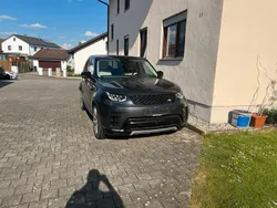 Grau Gebraucht 2017 Land Rover Discovery 5 SUV | 27.450 € (Etwas zu teuer)