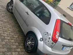 Silber Gebraucht 2005 Ford Fiesta Kleinwagen | 700 € (Guter Preis)