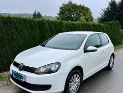 Weiß Gebraucht 2011 VW Golf VI Kleinwagen | 4.000 € (Fairer Preis)