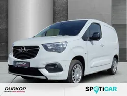 Weiß Gebraucht 2021 Opel Combo Edition Van / Kleinbus | 17.490 € (Fairer Preis)