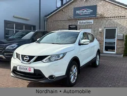 Weiß Gebraucht 2016 Nissan Qashqai Acenta SUV | 13.299 € (Fairer Preis)