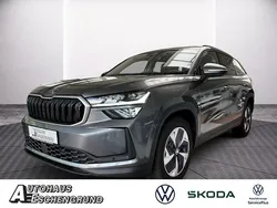 Graphitegrau metallic Gebraucht 2024 Skoda Kodiaq Selection SUV | 45.780 € (Fairer Preis)