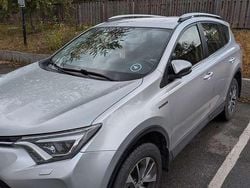 Silber Gebraucht 2016 Toyota RAV4 Hybrid Comfort SUV | 20.590 € (Fairer Preis)