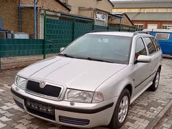 Grau Gebraucht 2002 Skoda Octavia Elegance Kombi | 2.100 € (Fairer Preis)