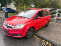 Rot Gebraucht 2007 Opel Zafira Limousine | 2.990 € (Teuer)