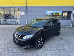 Schwarz Gebraucht 2016 Nissan Qashqai N-Connecta SUV | 11.990 € (Fairer Preis)