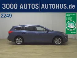 Obsidianschwarz metallic (metallic) Gebraucht 2022 Ford Focus Cool & Connect Limousine | 15.590 € (Guter Preis)