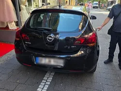 Schwarz Gebraucht 2010 Opel Astra Limousine | 1.790 € (Superpreis)