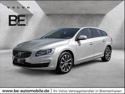 Bright silber Gebraucht 2017 Volvo V60 Linje Svart Kombi | 18.950 € (Fairer Preis)