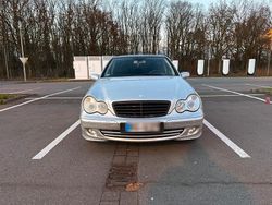 Silber Gebraucht 2006 Mercedes C220 Limousine | 2.000 € (Fairer Preis)
