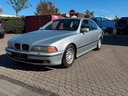 Silber Gebraucht 2001 BMW 520 Basis Limousine | 3.999 €