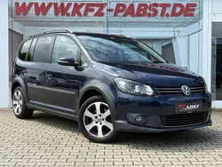Blau Gebraucht 2013 VW Touran Cross Van / Kleinbus | 11.990 € (Fairer Preis)