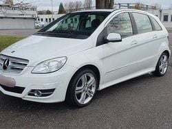 Weiß Gebraucht 2010 Mercedes B200 Van / Kleinbus | 5.400 € (Fairer Preis)