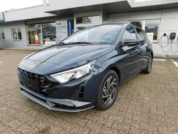 Grau Neu 2025 Hyundai i20 Trend Limousine | 18.980 € (Guter Preis)