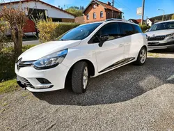 Weiß Gebraucht 2017 Renault Clio IV LIMITED Limousine | 9.500 € (Fairer Preis)