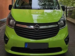 Grün Gebraucht 2015 Opel Vivaro Van | 12.999 € (Fairer Preis)
