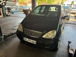 Schwarz Gebraucht 2002 Mercedes A210 Kleinwagen | 700 € (Guter Preis)