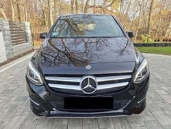 Schwarz Gebraucht 2017 Mercedes B200 Urban Van / Kleinbus | 17.500 € (Fairer Preis)