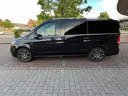 Obsidianschwarz metallic Gebraucht 2016 Mercedes V250 Van / Kleinbus | 38.900 € (Fairer Preis)