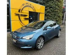 Power rot/traffic red ral3020 Gebraucht 2015 Opel Astra Kleinwagen | 12.850 € (Fairer Preis)
