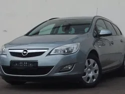 Silbersee/perl silber (m2) Gebraucht 2011 Opel Astra Design Edition Kombi | 5.499 € (Fairer Preis)