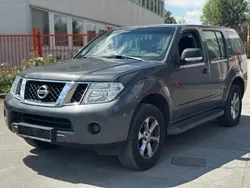 Grau Gebraucht 2012 Nissan Pathfinder XE SUV | 5.490 €
