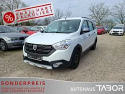 Gletscherweiss Gebraucht 2017 Dacia Lodgy Stepway Van / Kleinbus | 4.385 € (Superpreis)