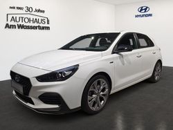 Polar white / sol Gebraucht 2020 Hyundai i30 N Line Limousine | 19.999 € (Fairer Preis)