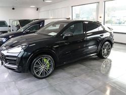 Schwarz Gebraucht 2022 Porsche Cayenne Turbo S SUV | 115.950 € (Guter Preis)