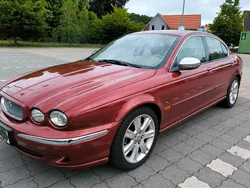 Rot Gebraucht 2004 Jaguar X-type Limousine | 5.600 €