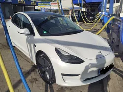 Weiß Gebraucht 2021 Tesla Model 3 Standard Range Plus Limousine | 24.800 € (Fairer Preis)