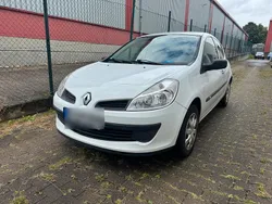 Weiß Gebraucht 2008 Renault Clio III Kleinwagen | 2.650 €