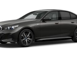 Grau Gebraucht 2024 BMW 550e Comfort Edition Limousine | 68.990 € (Fairer Preis)