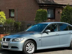 Blau Gebraucht 2005 BMW 320 Limousine | 2.400 € (Guter Preis)