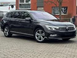 Grau Gebraucht 2021 VW Passat R-line Kombi | 22.300 € (Teuer)