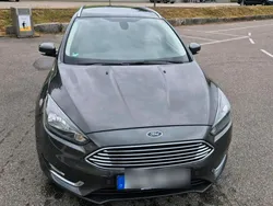 Grau Gebraucht 2015 Ford Focus Titanium Kombi | 8.500 € (Fairer Preis)