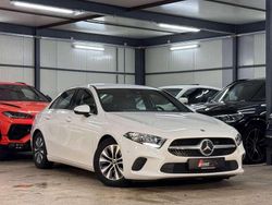 Digitalweiß metallic Gebraucht 2020 Mercedes A180 Limousine | 19.890 € (Fairer Preis)