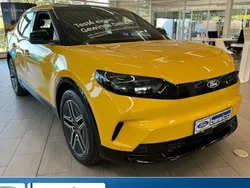 Vivid yellow Neu 2025 Ford Capri Premium SUV | 54.900 € (Fairer Preis)