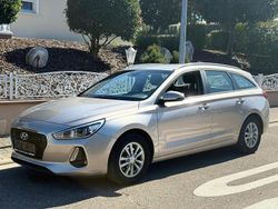 Grau Gebraucht 2018 Hyundai i30 Select Kombi | 7.990 € (Superpreis)
