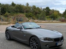 Grau Gebraucht 2005 BMW Z4 Cabrio | 6.000 €