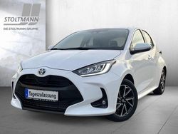Weiß Gebraucht 2024 Toyota Yaris Hybrid Team Limousine | 20.888 € (Guter Preis)